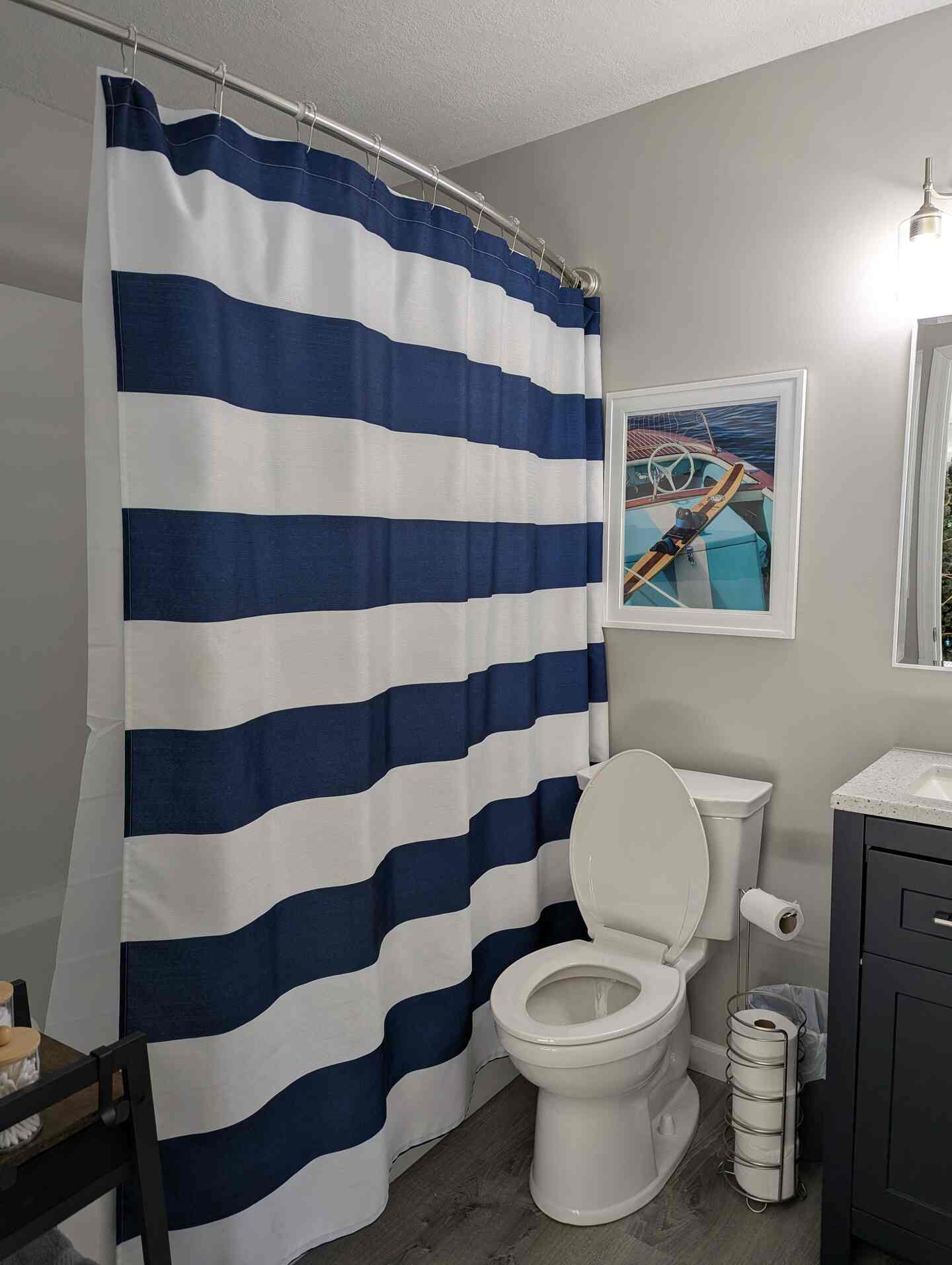 Second full bathroom with tub and shower at Kimberling City Getaway condo