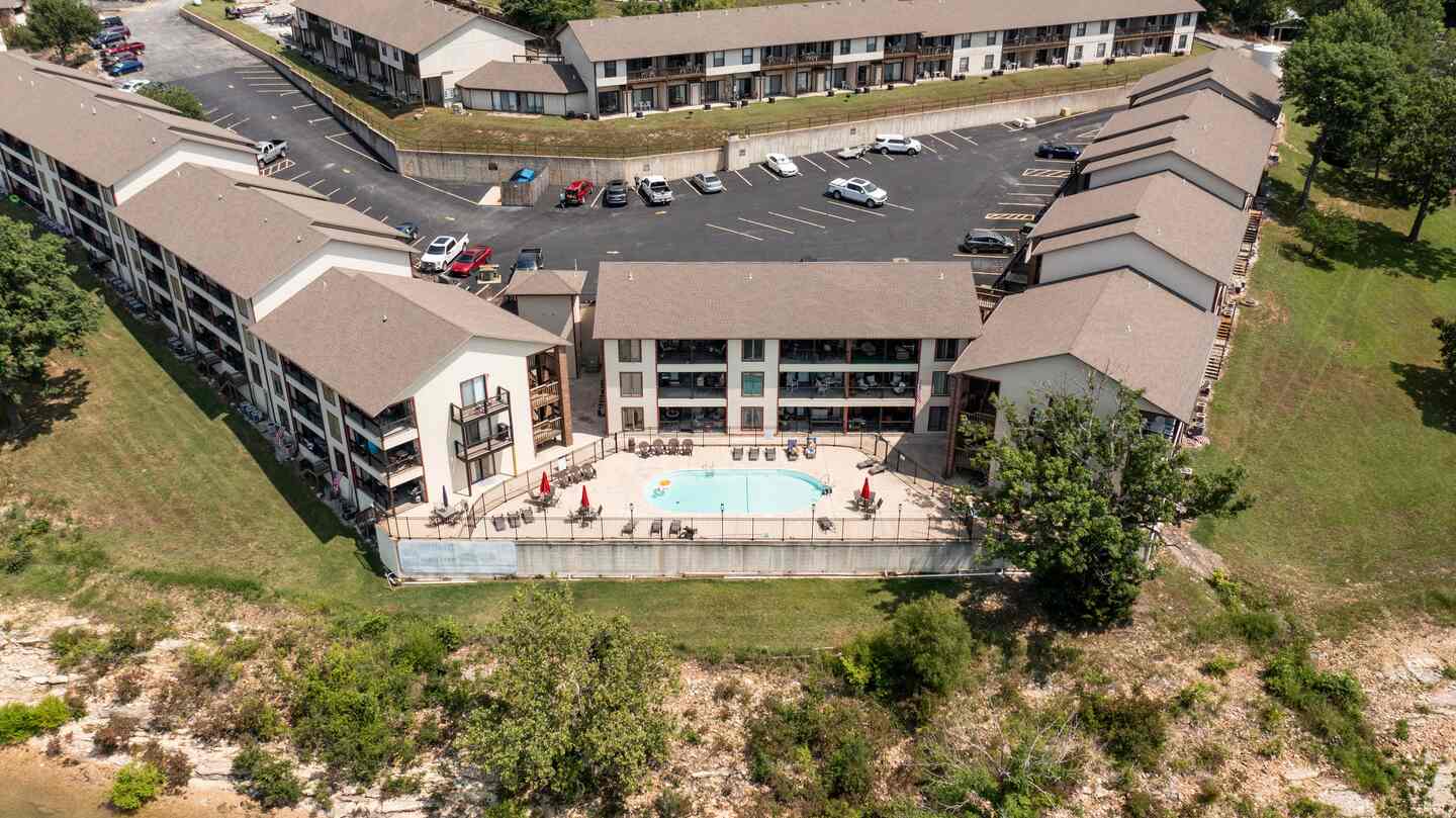 Aerial view of the outdoor pool at Kimberling City Getaway, Table Rock Lake